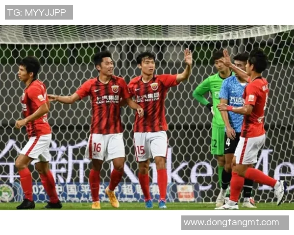 杭州足球队以69分稳居大师赛积分榜首位争冠形势明朗